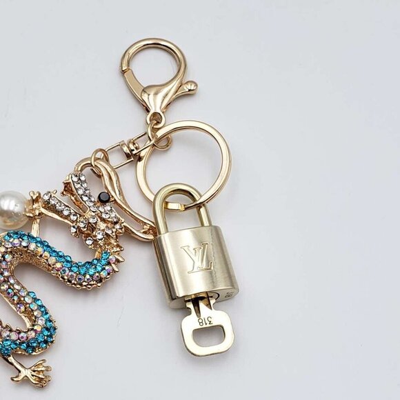 100% Auth Louis Vuitton Lock & Key with unbranded Bagcharm, Keycharm, Keychain - Picture 5 of 7